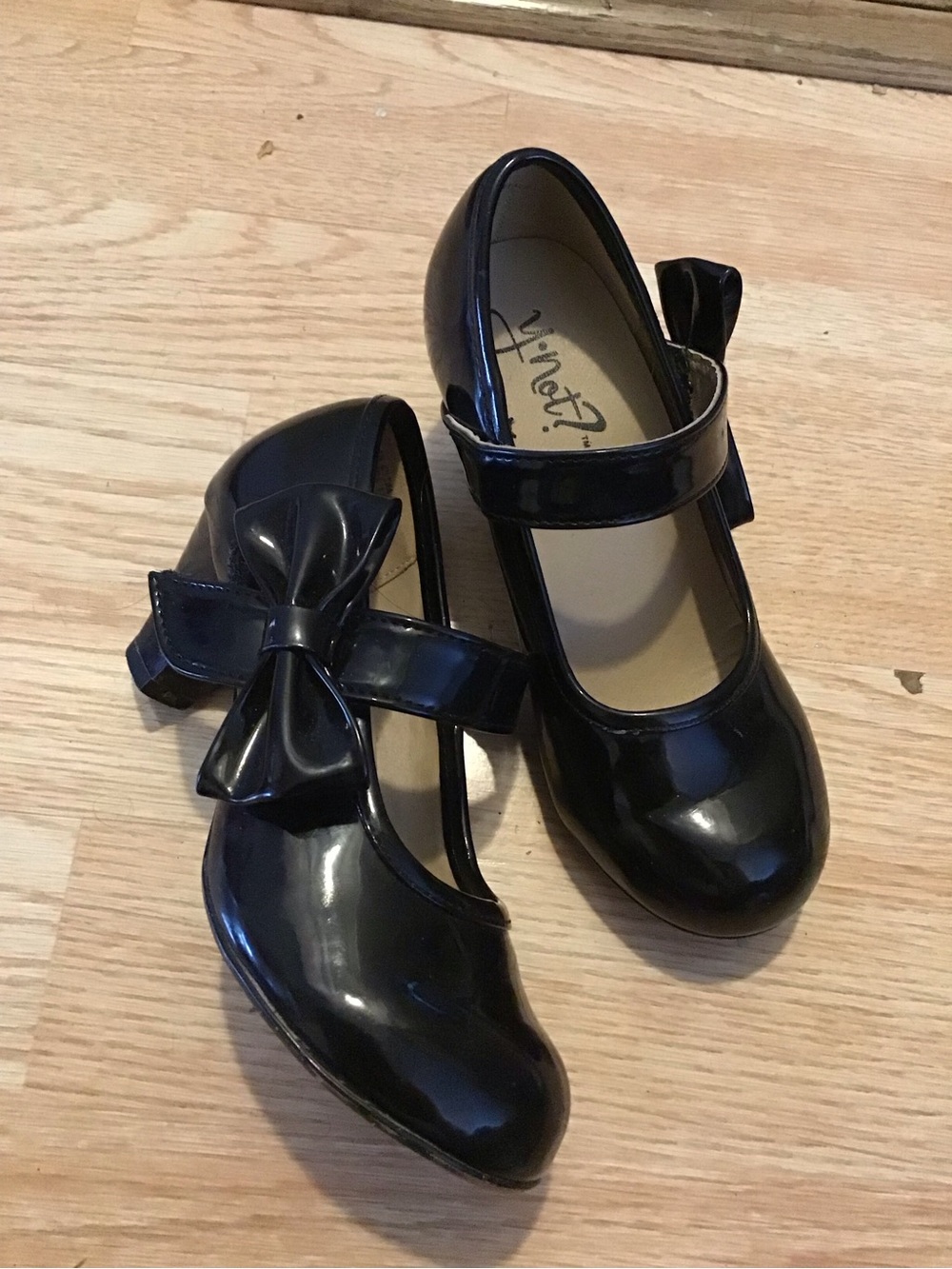 Girls Black Patent Mary Jane Dress Shoes with Bow